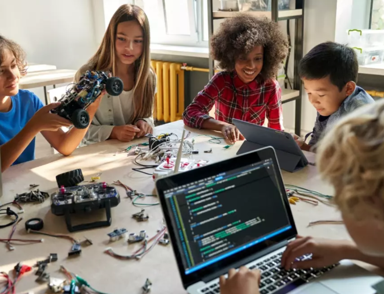 khoa-hoc-robotics-hoc-lap-trinh-robot-cho-tre