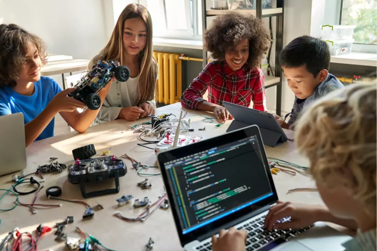 khoa-hoc-robotics-hoc-lap-trinh-robot-cho-tre